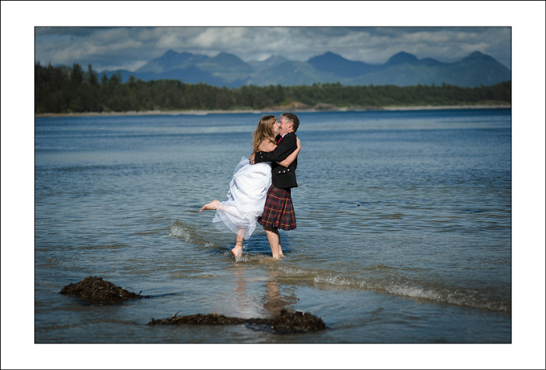 Schooner Cove Tofino wedding photo's K&D 5