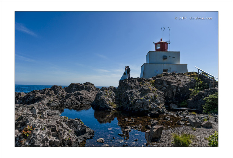 Uclulet lighthouse wedding photo