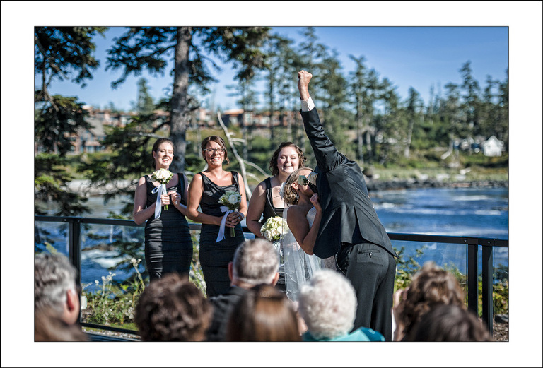 Ucluelet Black Rock wedding photo of J&S 4