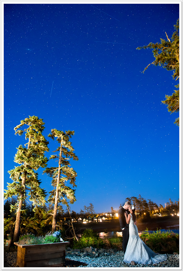 Ucluelet Starlit wedding couple