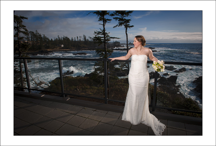 Ucluelet Black rock Wedding photo N&M 1