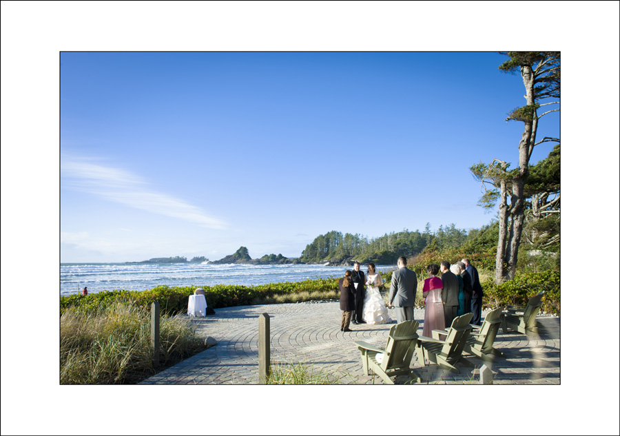 Long Beach Lodge Tofino wedding photos by www.chrisboar.com Tofino Long Beach Lodge Wedding photos B&B2