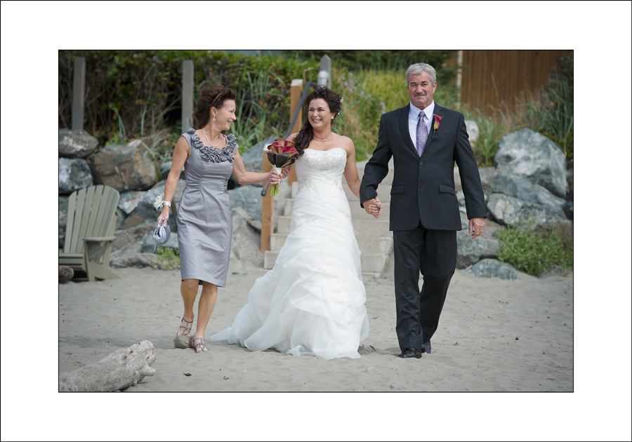 Long Beach Lodge wedding photography by www.chrisboar.com Tofino Long beach wedding photo Renne & Brian 2