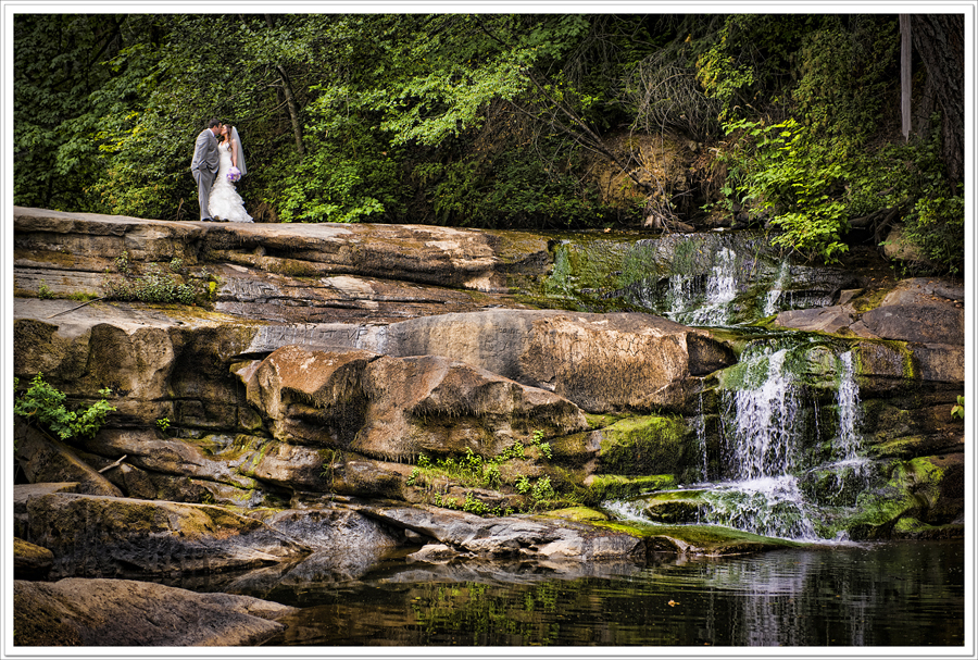 bowen-park-waterfall-wedding