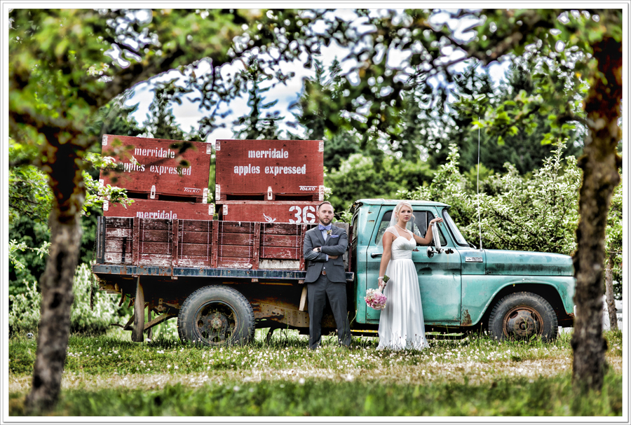 merridale-cidery-wedding-bride-groom